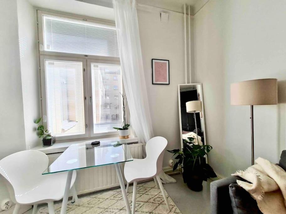 Stylish Studio In Downtown ヘルシンキ エクステリア 写真