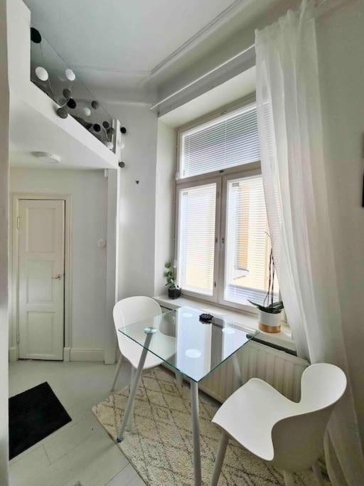 Stylish Studio In Downtown ヘルシンキ エクステリア 写真