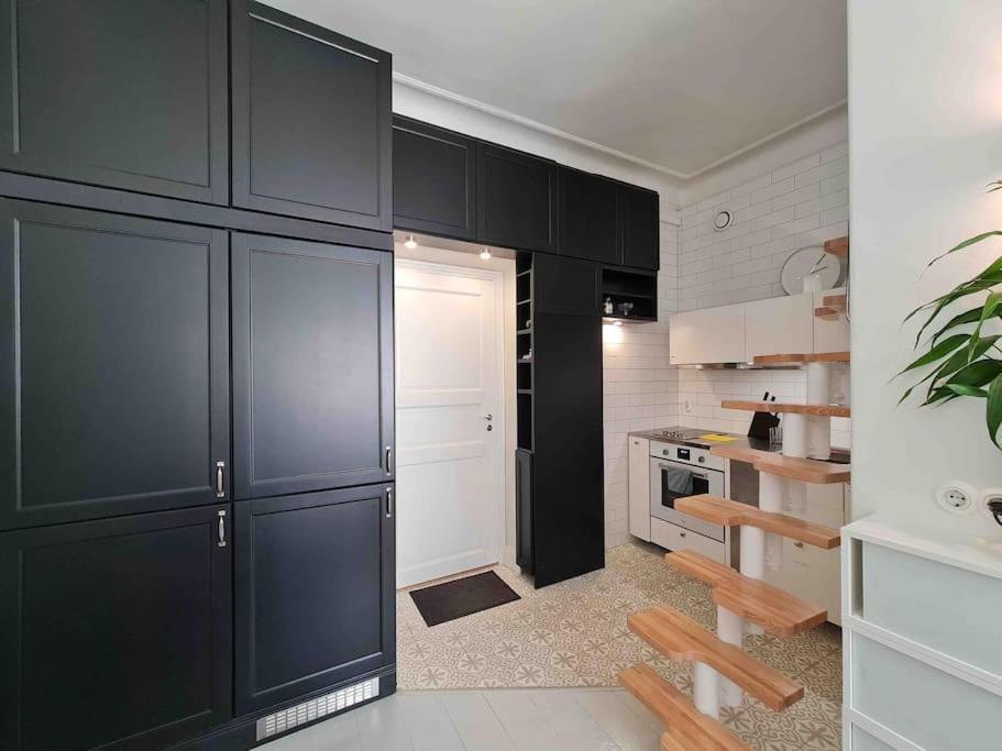 Stylish Studio In Downtown ヘルシンキ エクステリア 写真