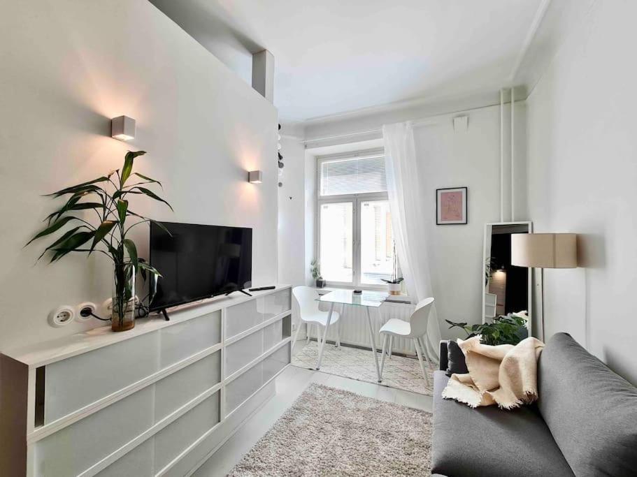 Stylish Studio In Downtown ヘルシンキ エクステリア 写真